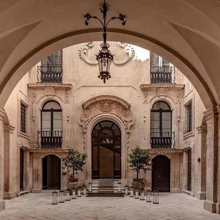 La Fiermontina Palazzo Bozzi Corso 5* Лечче