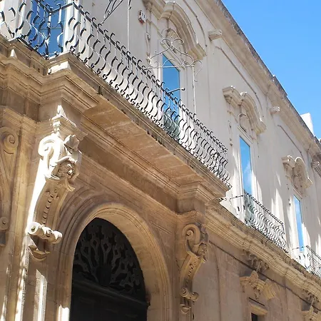 La Fiermontina Palazzo Bozzi Corso 5*